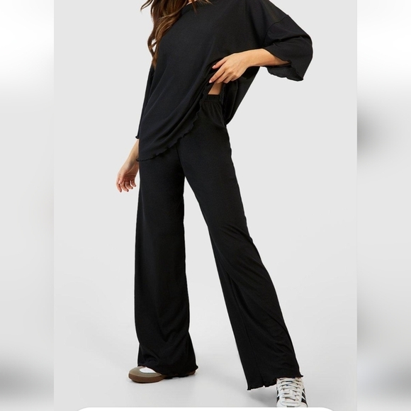 NWT Lounge set Black flare pants & black top, Missguided plus size 20 - Picture 1 of 13